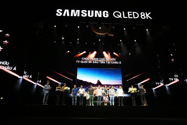 Samsung ra mắt TV QLED 8K đầu tiên trên thế giới ngay tại Việt Nam với đêm đại nhạc hội hoành tráng - Ảnh 2.