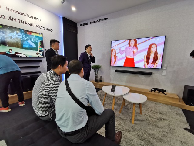 Samsung ra mắt TV QLED 8K đầu tiên trên thế giới ngay tại Việt Nam với đêm đại nhạc hội hoành tráng - Ảnh 9.