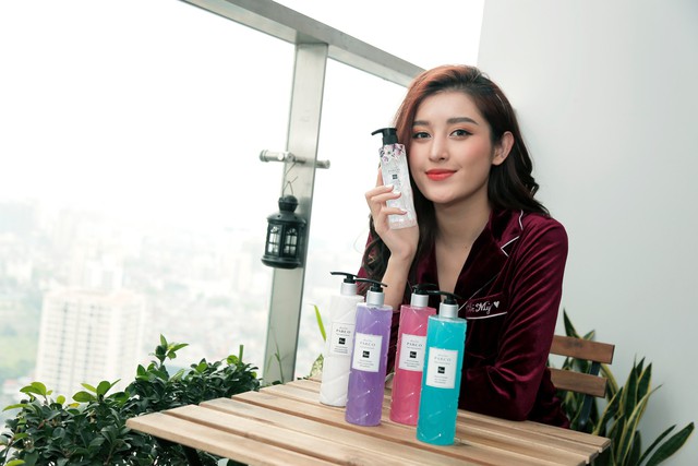 Bật mí dầu gội khiến Á hậu Huyền My phải tấm tắc khen: Tóc óng mượt đến bất ngờ! - Ảnh 1. Bật mí dầu gội khiến Á hậu Huyền My phải tấm tắc khen: Tóc óng mượt đến bất ngờ! - Ảnh 1.