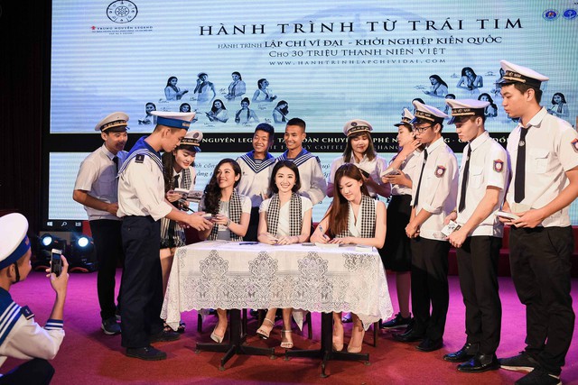 Ca sĩ Mỹ Linh, Hoa hậu Thu Ngân tham gia “Hành trình từ trái tim” vùng biển đảo - Ảnh 3.