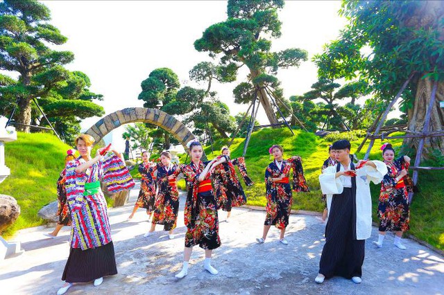 Tháng 7 này, bạn có hẹn trải nghiệm mùa hè Nhật Bản rực rỡ sắc màu tại Hạ Long - Ảnh 5. Tháng 7 này, bạn có hẹn trải nghiệm mùa hè Nhật Bản rực rỡ sắc màu tại Hạ Long - Ảnh 5.