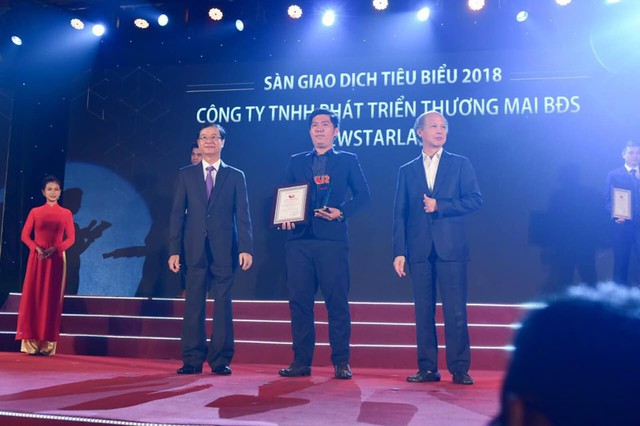 Newstarland đạt giải thưởng top 10 sàn giao dịch BĐS tiêu biểu Việt Nam - khu vực miền Bắc 2018 - Ảnh 1.