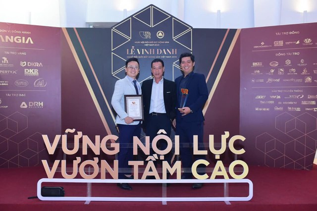 Newstarland đạt giải thưởng top 10 sàn giao dịch BĐS tiêu biểu Việt Nam - khu vực miền Bắc 2018 - Ảnh 2.