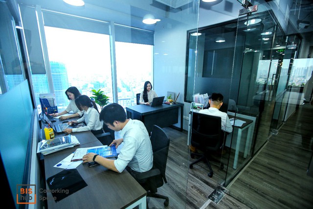 Co-working space: Mô hình văn phòng kiểu mới đang thu hút nhiều doanh nghiệp - Ảnh 2.