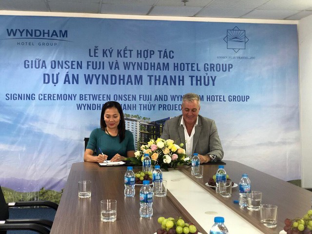 Wyndham Hotel Group ký kết đảm nhiệm vai trò đơn vị quản lý vận hành dự án condotel khoáng nóng Wyndham Lynn Times Thanh Thủy.