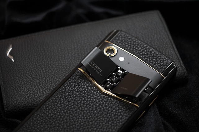 Vertu - Sự trở lại của một biểu tượng xa xỉ - Ảnh 4.