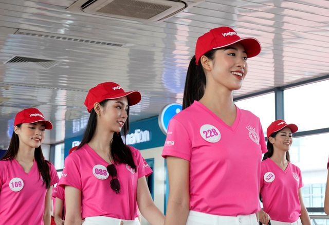 Dàn thí sinh xuất sắc vòng Chung kết Hoa hậu Việt Nam 2020 lên đường thực hiện nhiệm vụ nhân ái - Ảnh 2.