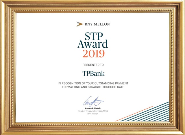 TPBank cùng lúc nhận 2 giải thưởng về thanh toán và chuyển tiền quốc tế - Ảnh 1.