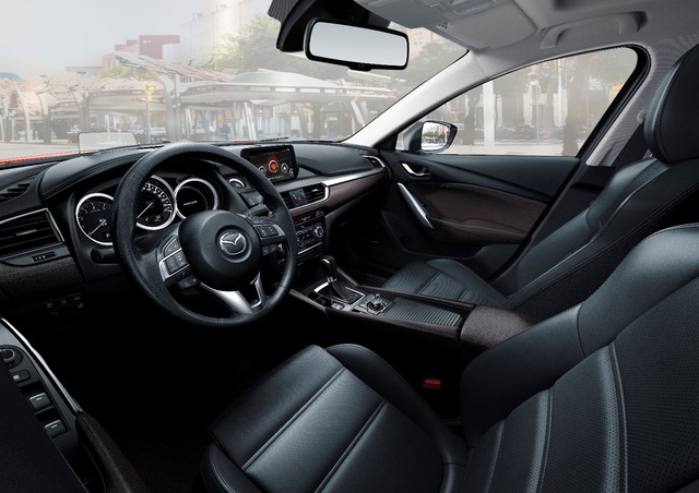Mazda6 giảm 50 triệu đồng trong tháng 10 - Ảnh 2.