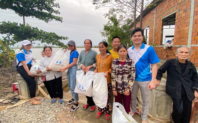 Khải Hoàn Land chung tay hỗ trợ đồng bào bị thiệt hại do bão lụt tại Thừa Thiên - Huế - Ảnh 1.