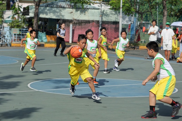 Có một thế hệ trẻ Việt trưởng thành từ sân bóng rổ - Ảnh 1.