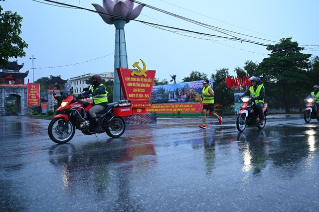 Vẻ đẹp đất nước theo dấu chân các vận động viên trong chương trình chạy tiếp sức “Lên cùng Việt Nam” - Ảnh 6.