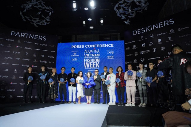 Trước giờ G hé lộ những thiết kế gợi cảm của NTK Đỗ Long, MR CRAZY & LADY SEXY chắc chắn sẽ “đốt cháy” sàn diễn Aquafina Vietnam International Fashion Week 2020 - Ảnh 1.