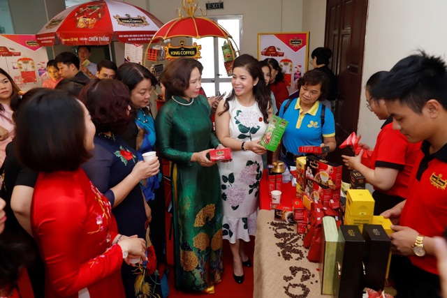 TNI King Coffee là “Ngôi sao xuất sắc” trong lĩnh vực F&B Việt Nam nhận “Most Popular Coffee Brand, Vietnam 2019” - Ảnh 3.