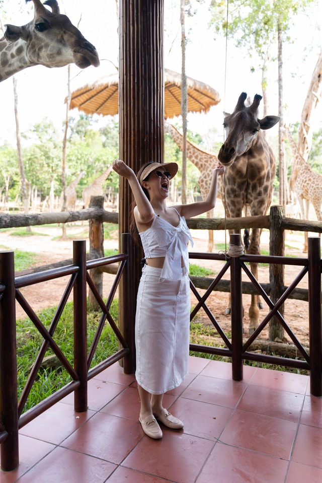 “Một vé đi tuổi thơ” cùng Quang Vinh - Phạm Quỳnh Anh tại VinWonders & Vinpearl Safari kỳ thú - Ảnh 4.