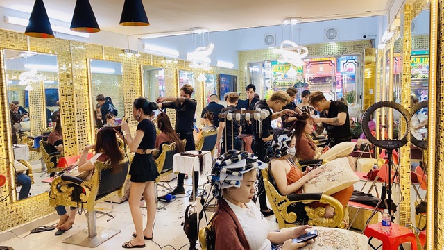 Thay đổi kiểu tóc cũng khiến hội con gái “lên hương ngùn ngụt, ngại gì không thử ngay tại salon tóc 5 sao vừa khai trương với loạt khuyến mãi cực hay ho! - Ảnh 8.