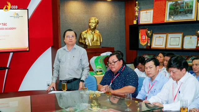 Trường doanh nhân CEO Việt Nam ký kết hợp tác với CĐ Lý Tự Trọng TPHCM - Ảnh 1.