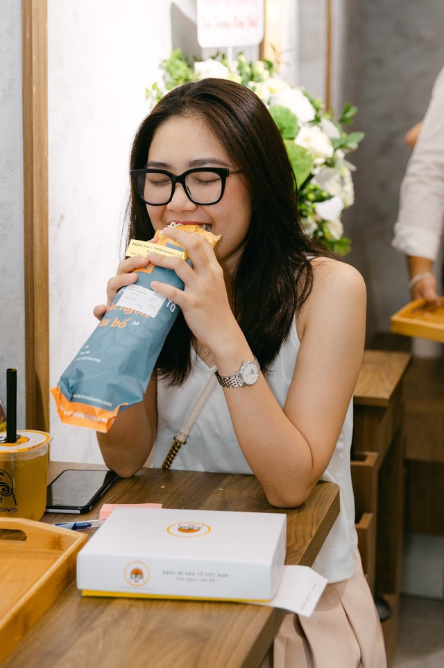 Bánh Mì Dân Tổ Việt Nam, thương hiệu mới nổi của giới trẻ trong năm 2020 - Ảnh 1.
