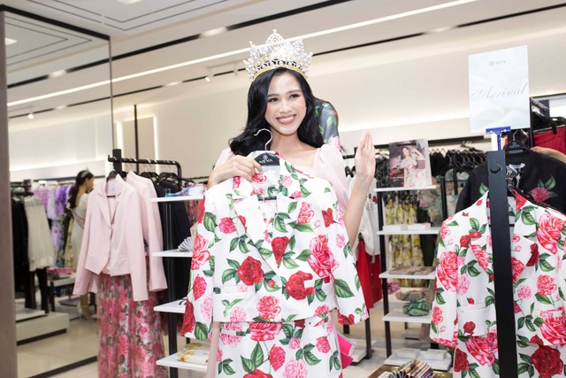 Top 3 Hoa hậu Việt Nam 2020 rạng rỡ trong thiết kế của NEVA - Ảnh 2.