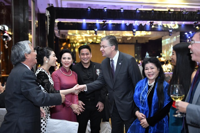 Ruby Queen tự hào đồng hành cùng nhiều thương hiệu lớn tại Amcham Gala 2020 - Ảnh 1.