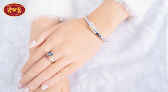 Top 5 quà tặng trang sức Valentine khiến nàng xiêu lòng - Ảnh 2.
