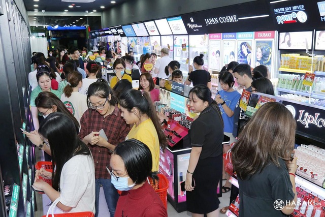 “Khai trương mùa dịch: Hasaki tặng 3000 khẩu trang kháng khuẩn và gel rửa tay diệt khuẩn “chung tay” phòng chống Corona - Ảnh 4.