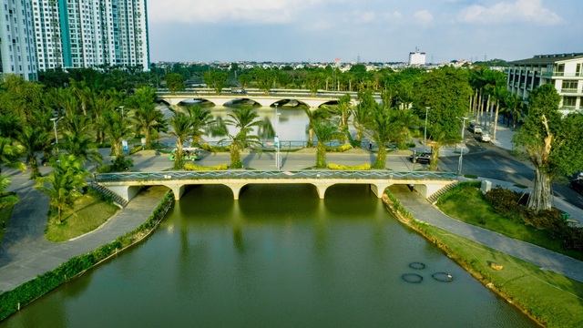 Mục sở thị những cây cầu đẹp như tranh trong lòng thành phố xanh Ecopark - Ảnh 10.