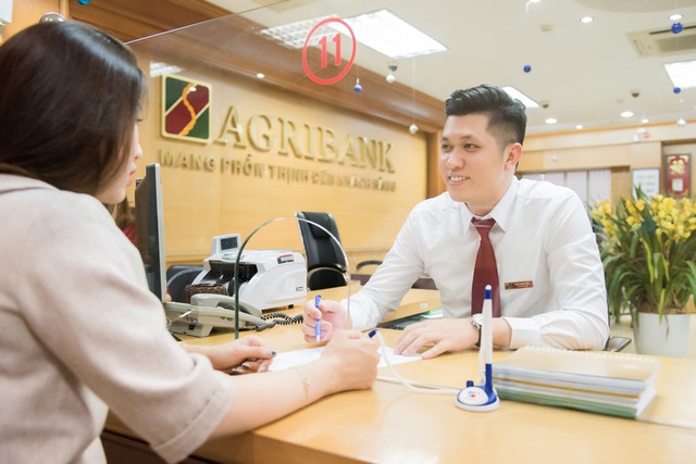Agribank đẩy mạnh phát triển ngân hàng số, cung cấp đa dạng sản phẩm cho nền kinh tế - Ảnh 2.