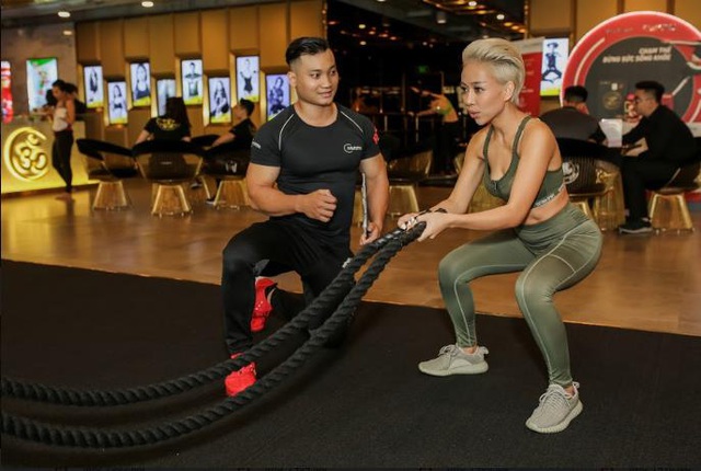 Khác với suy nghĩ của số đông, dàn sao showbiz Việt vẫn hăng hái đến phòng tập gym giữa mùa dịch - Ảnh 4.