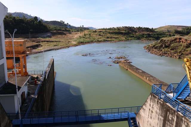 Mùa khô 2020, Nhà máy thủy điện Sê San 3A luôn đảm bảo nước cho hạ du - Ảnh 1.