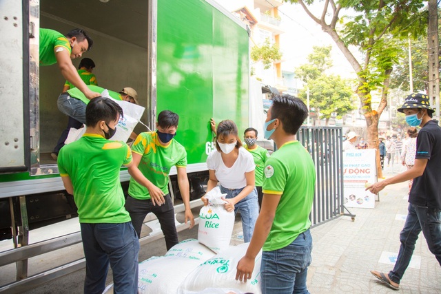 Gạo Hoa Lúa đồng hành cùng Kim Tuyến lấp đầy “ATM gạo” nghĩa tình - Ảnh 3.