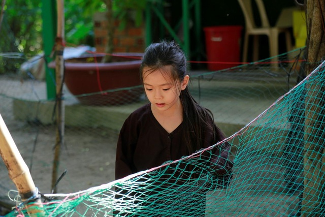 Trang Lou - Tùng Sơn cùng con đối diện với nỗi sợ bác sĩ trong Thử Thách Lớn Khôn - Ảnh 8.