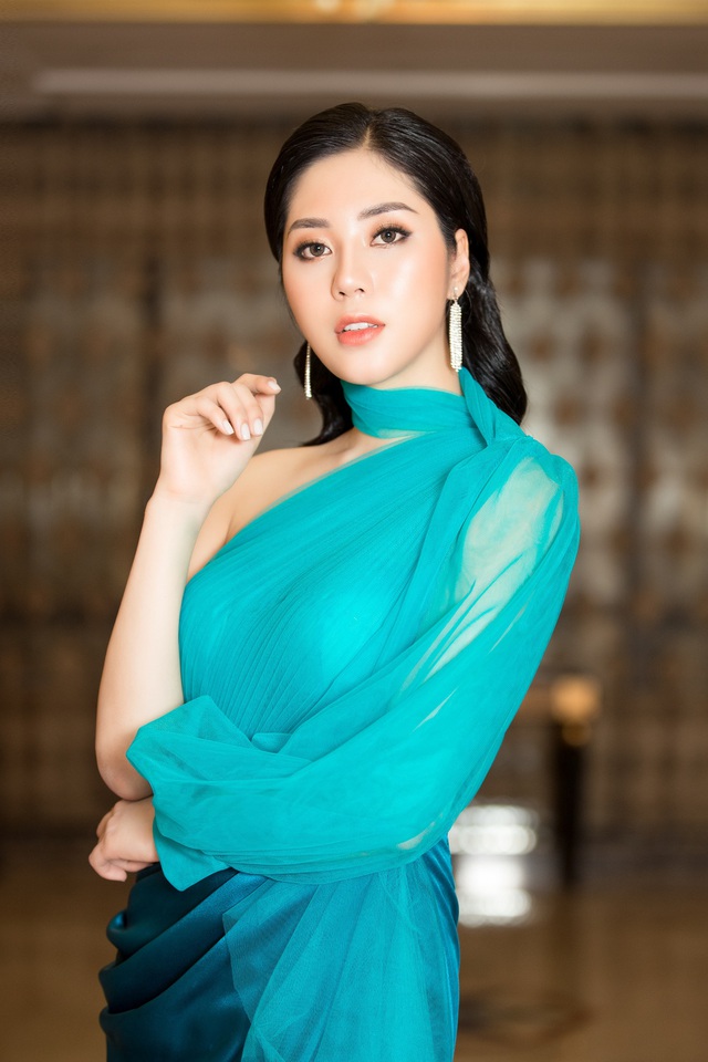 Hoa hậu Tô Diệp Hà gợi cảm ghi hình quảng bá Hoa khôi Nghệ thuật châu Á 2021 - Ảnh 4.