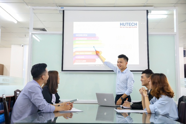 MBA OUM - Hành trang chinh phục nền kinh tế hội nhập cho nhà quản trị tài năng - Ảnh 1.