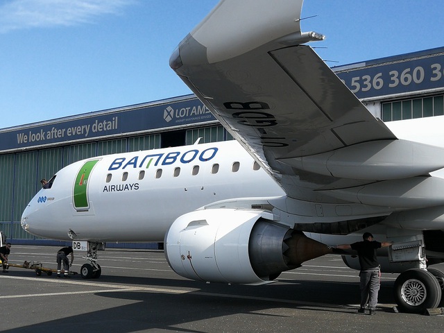 Rò rỉ hình ảnh máy bay phản lực thế hệ mới Embraer E195 được cho là sắp bay Côn Đảo - Ảnh 5.