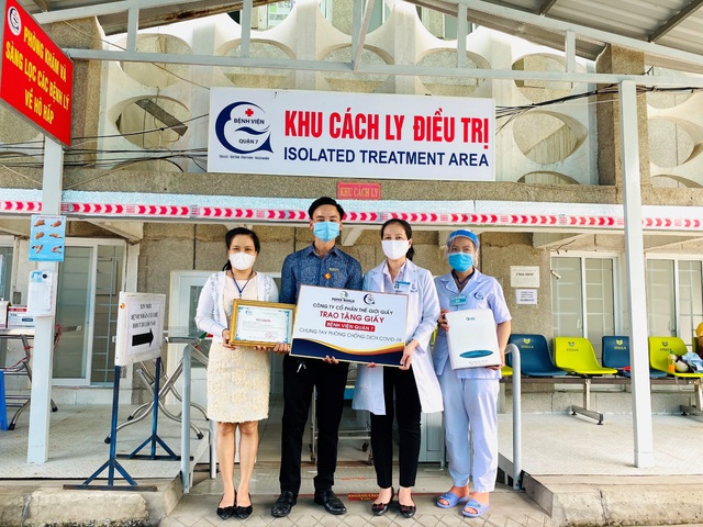 Hơn 3 tỷ đồng sản phẩm giấy trao tặng cho bệnh viện tại TPHCM, Đà Nẵng, Hà Nội phòng chống covid-19 - Ảnh 1.