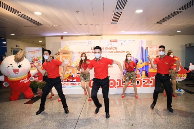 Vietjet đón chào những vị khách đầu tiên năm 2021 với nhiều bất ngờ thú vị - Ảnh 7.