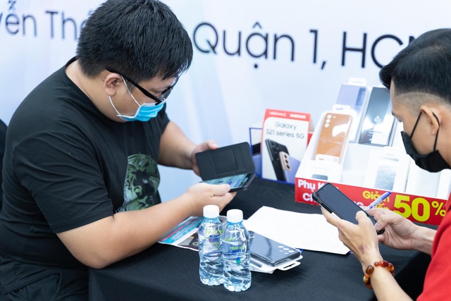 Trở thành nơi mở bán Galaxy S21 đầu tiên trên thế giới: Người dùng Việt Nam đang được Samsung ưu ái hết mực - Ảnh 3.