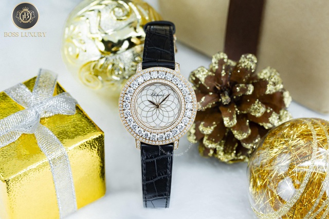 Boss Luxury mách bạn 4 mẫu đồng hồ tuyệt đẹp dành tặng nàng ngày Valentine - Ảnh 2.