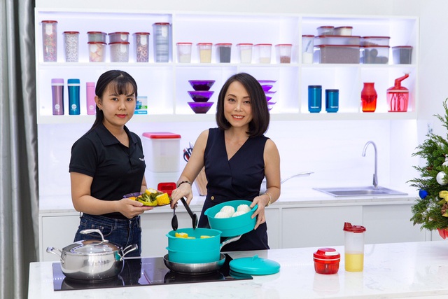 Bí quyết làm như chơi của chủ chuỗi cửa hàng ủy quyền Tupperware - Ảnh 1.