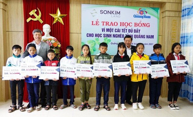 SonKim Land trao học bổng vì một cái tết đủ đầy cho học sinh nghèo tỉnh Quảng Nam - Ảnh 2.