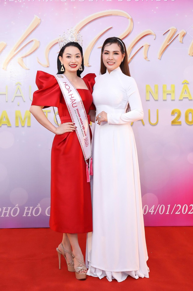 Tân Hoa hậu Vũ Thị Ngọc Anh ngồi ghế nóng Nữ hoàng Doanh nhân đất Việt 2021 - Ảnh 4.