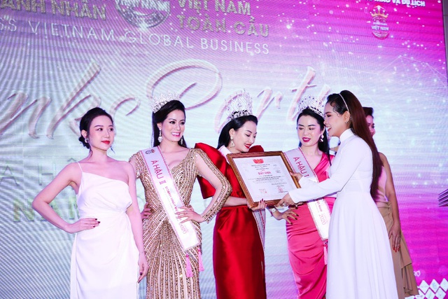 Tân Hoa hậu Vũ Thị Ngọc Anh ngồi ghế nóng Nữ hoàng Doanh nhân đất Việt 2021 - Ảnh 5.