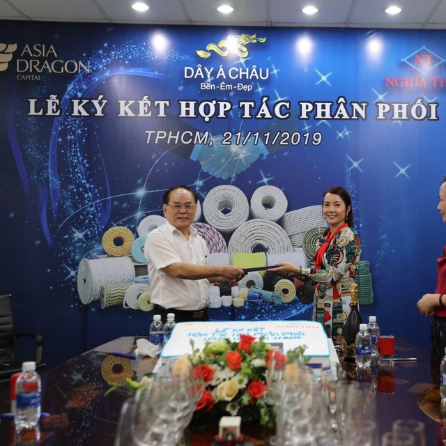 “Bông hồng thép” Nguyễn Việt Hòa kể chuyện 3 cột mốc lớn của Asia Dragon - Ảnh 2.