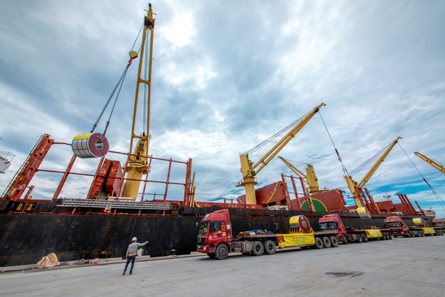 Tập đoàn Hoa Sen nhộn nhịp các hoạt động xuất khẩu xuyên Tết Tân Sửu 2021 - Ảnh 1.