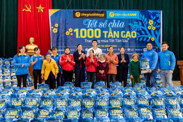 Tết Sẻ Chia 2021: Niềm vui nhận gạo hòa chung niềm vui đón Tết - Ảnh 8.