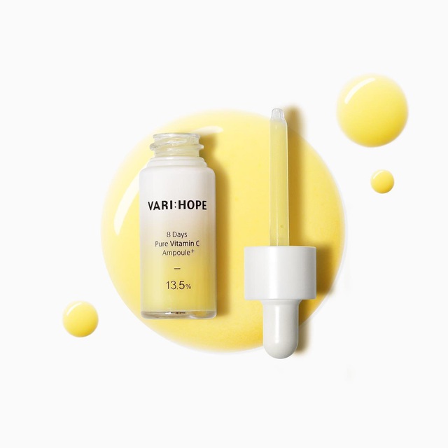 Mới ra mùng được mấy ngày thôi mà “em” serum vitamin C này đã phủ sóng hội hot Instagram - Ảnh 1.