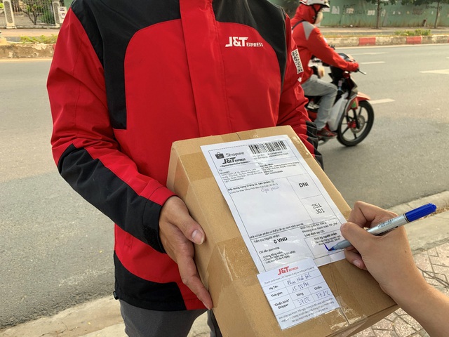 J&T Express rút ngắn thời gian nghỉ tết để hỗ trợ khách hàng dịp Tết Nguyên Đán - Ảnh 3.