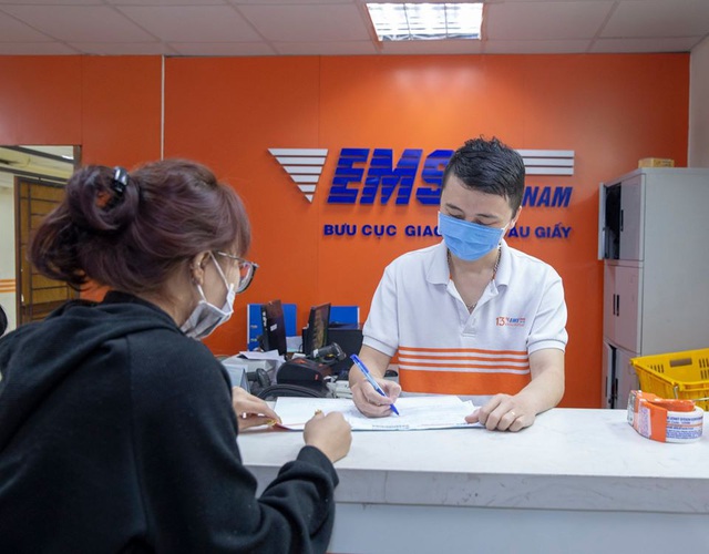 EMS Việt Nam “quyết” đảm bảo lưu thoát hàng hóa dịp cao điểm cuối năm - Ảnh 2.