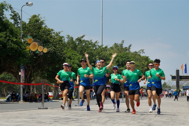 Giải chạy marathon đầu tiên tổ chức tại Tây Ninh trên cung đường quanh núi Bà Đen huyền thoại - Ảnh 1.